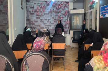 برگزاری کلاس آموزشی فرزند پروری و نوجوان سالم من در مرکز خدمات جامع سلامت شماره 31